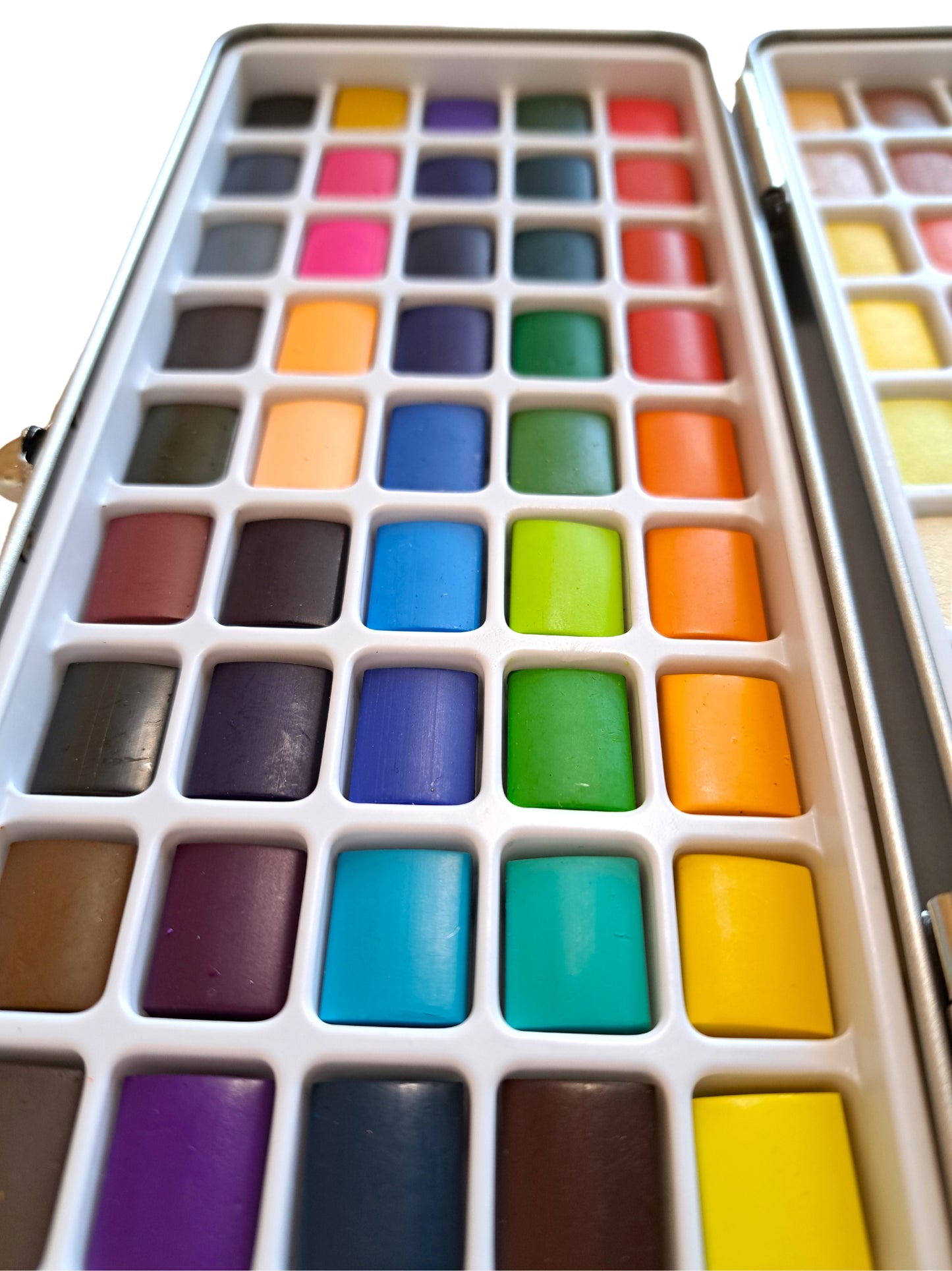 Personalised watercolour paint set with 90 vibrant colours, in attractive tin. Includes refillable watercolour paintbrush! Perfect crafting gift for art lovers and creative kids by The Artful Fox